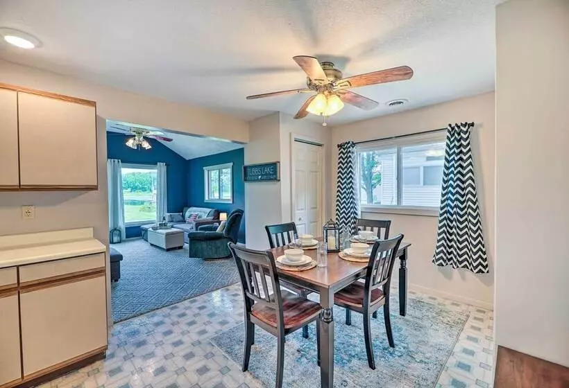 Cottage On Tubbs Lake W/ Fire Pit Near Skiing!