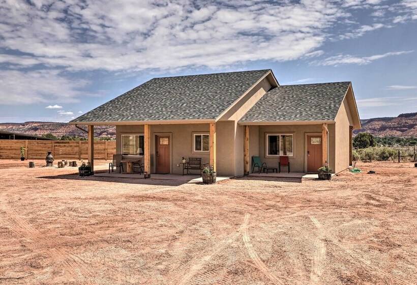 Quiet Kanab Home W/ Panoramic Views & Porch!