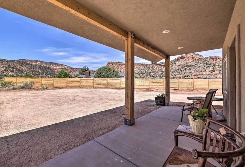 Quiet Kanab Home W/ Panoramic Views & Porch!