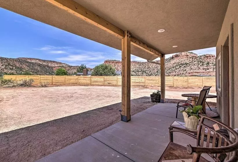 Quiet Kanab Home W/ Panoramic Views & Porch!