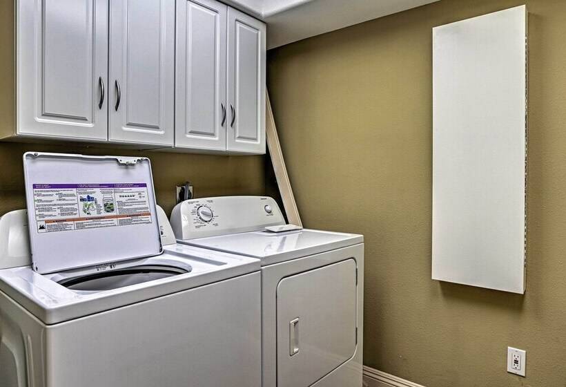 Hot Tub + Balcony: Rainbow Retreat Near Wineries!