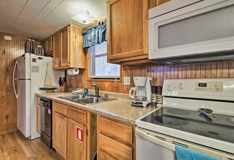 Rustic Stockton Lake Cabin Half Mile To Boat Ramp!