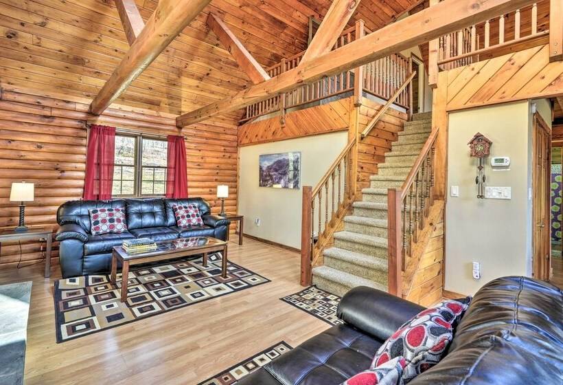 Secluded, Pet Friendly Cabin W/ Deck & Fireplace!