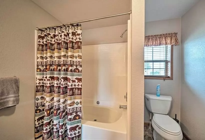 Serene Yellowstone Country Retreat W/ Deck & Views