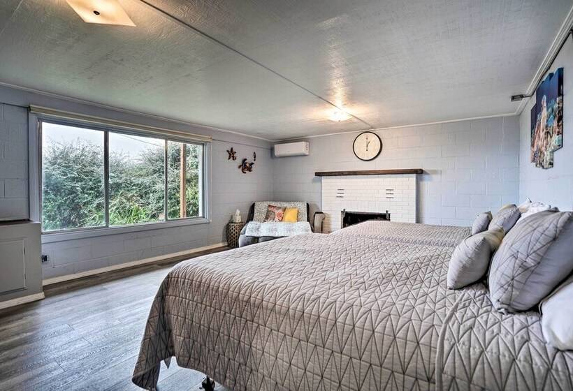 Serenity By The Sea   Chic Oceanfront Home W/ Deck