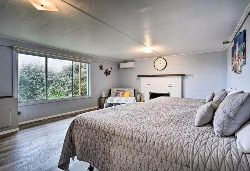 Serenity By The Sea   Chic Oceanfront Home W/ Deck