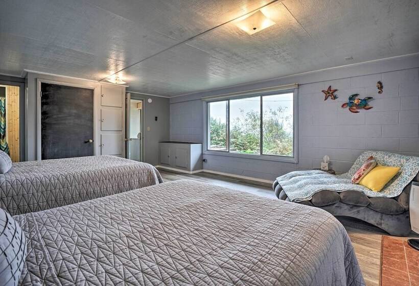 Serenity By The Sea   Chic Oceanfront Home W/ Deck