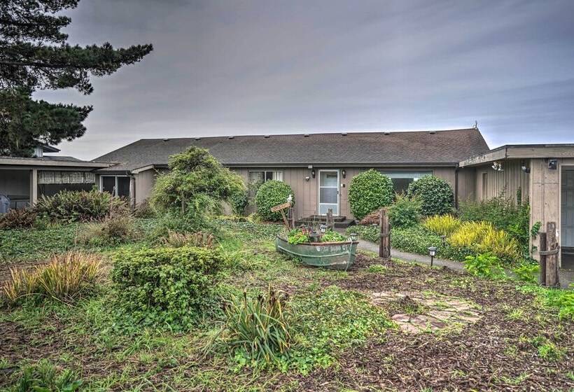 Serenity By The Sea   Chic Oceanfront Home W/ Deck