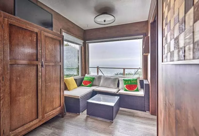 Serenity By The Sea   Chic Oceanfront Home W/ Deck