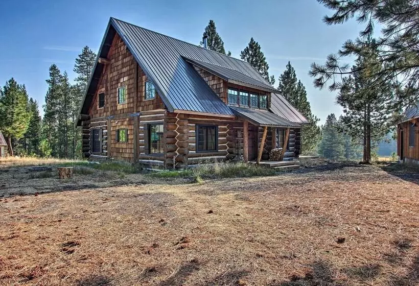 Snow Pine Retreat   Remote Crescent Log Cabin!