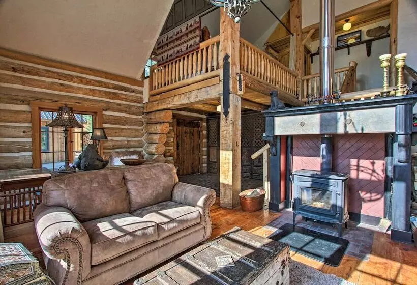 Snow Pine Retreat   Remote Crescent Log Cabin!