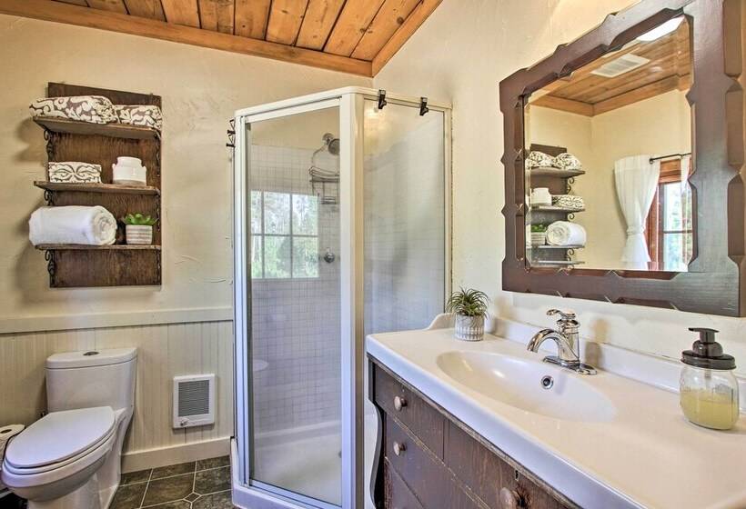 Snow Pine Retreat   Remote Crescent Log Cabin!