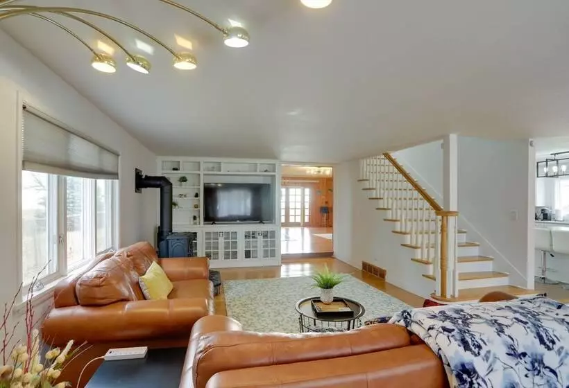 Spacious Lakefront House W/ Backyard Fire Pit