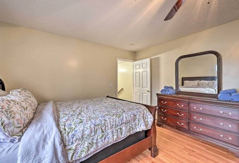 Spacious Poconos Lakefront Home W/ Dock & Grill!