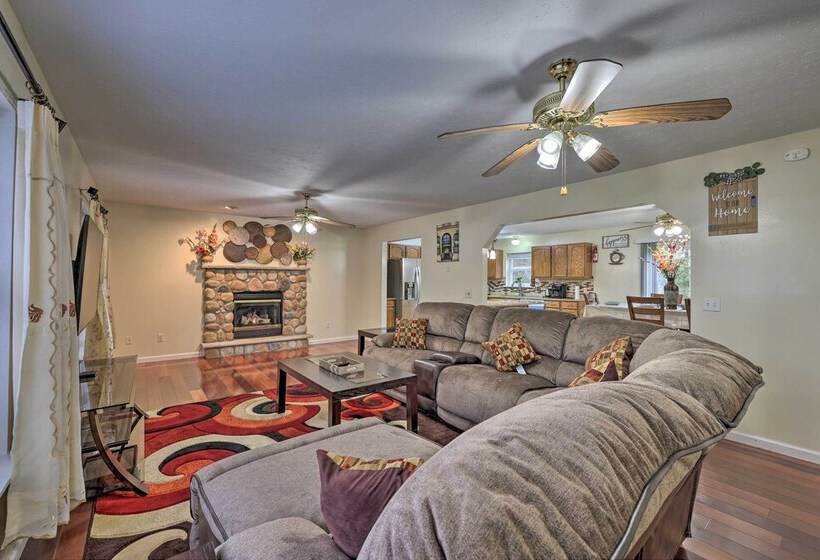 Spacious Poconos Lakefront Home W/ Dock & Grill!