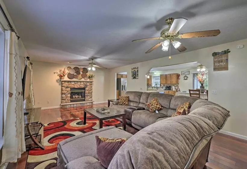 Spacious Poconos Lakefront Home W/ Dock & Grill!