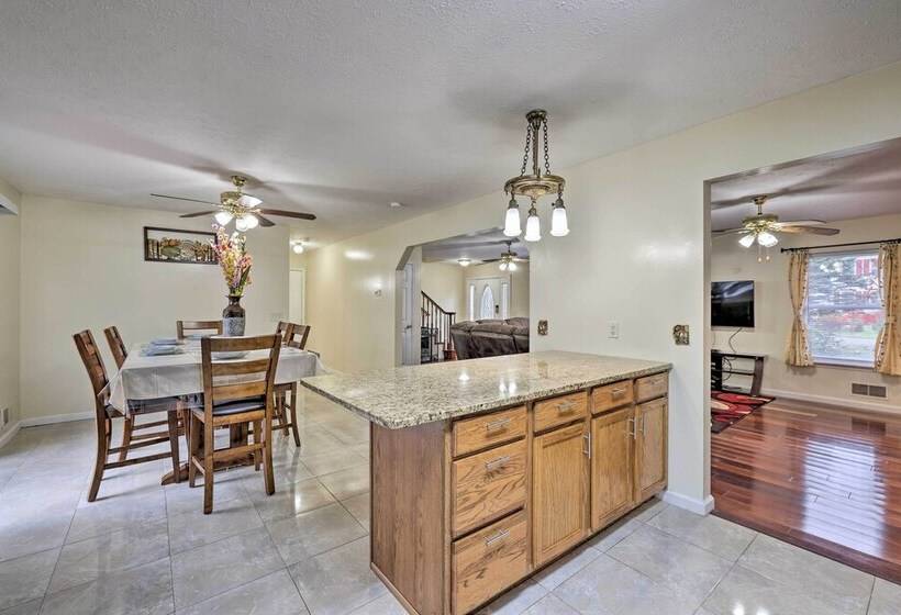 Spacious Poconos Lakefront Home W/ Dock & Grill!