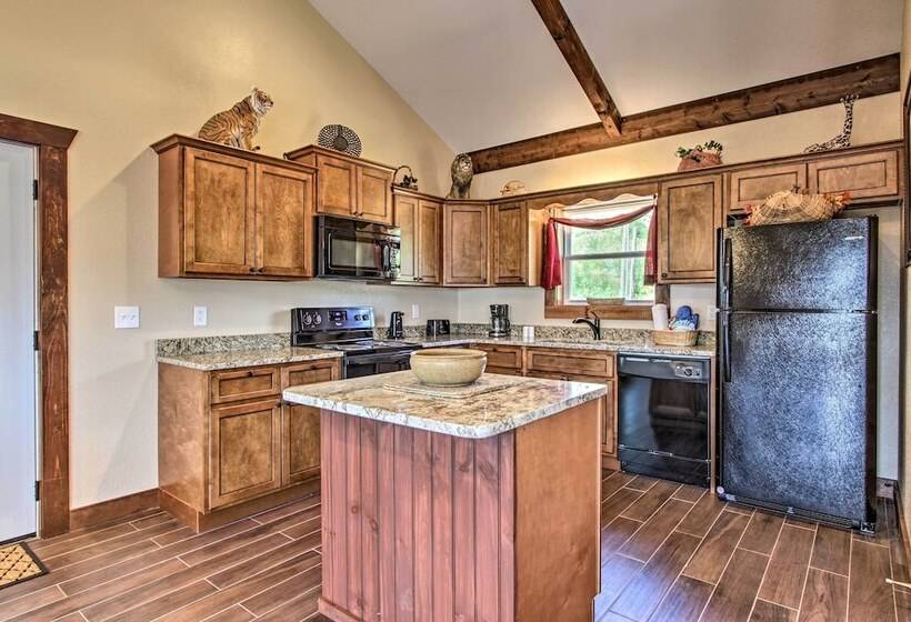 Mountain View Gatlinburg Cabin W/ Private Hot Tub!