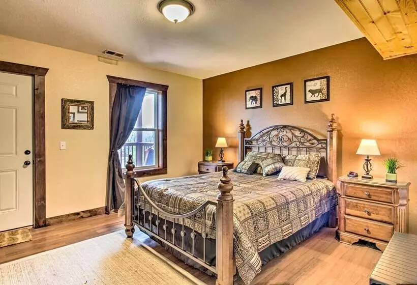 Mountain View Gatlinburg Cabin W/ Private Hot Tub!