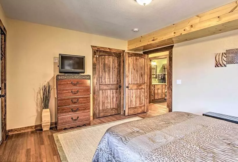 Mountain View Gatlinburg Cabin W/ Private Hot Tub!