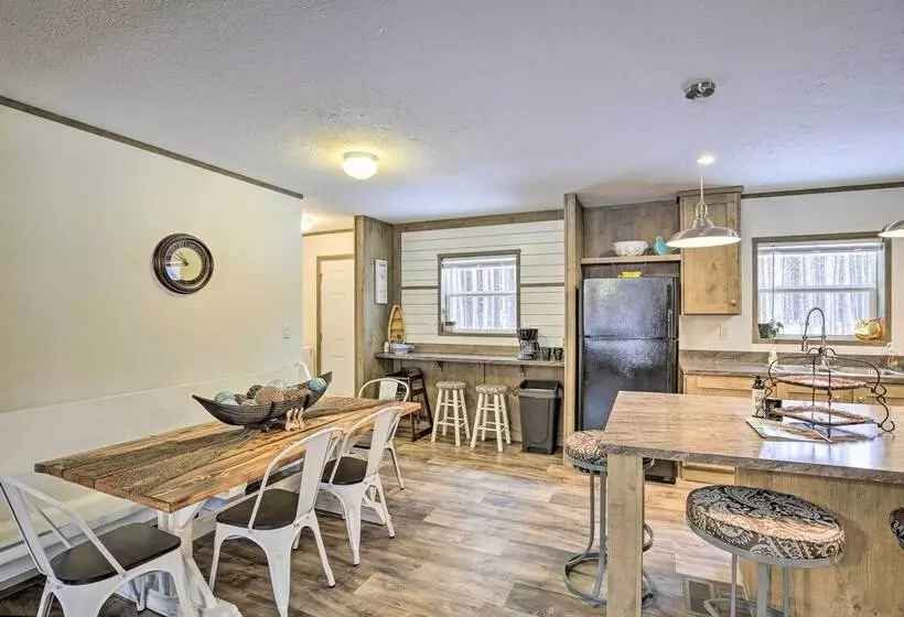 Stylish Chetek Hideaway W/ Lake + Dock Access!