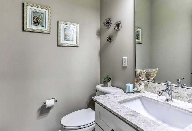 Surf City Home W/ Outdoor Shower: Walk To Beach!