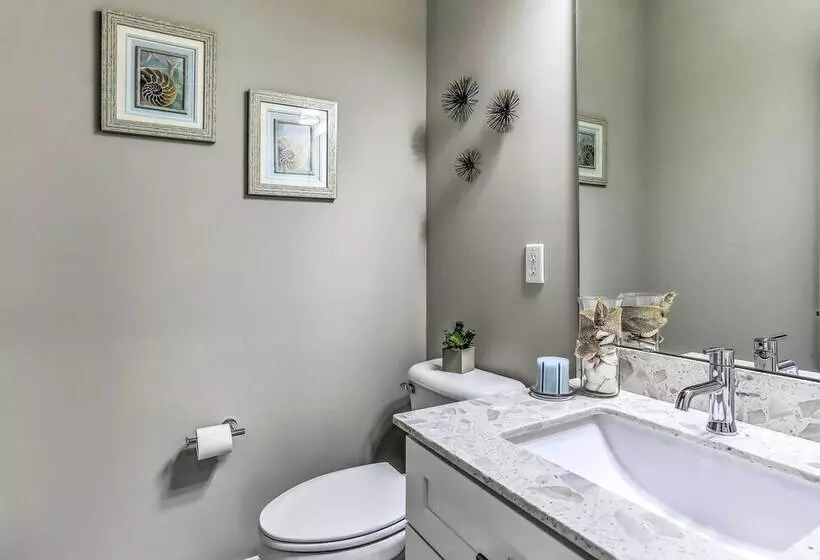 Surf City Home W/ Outdoor Shower: Walk To Beach!