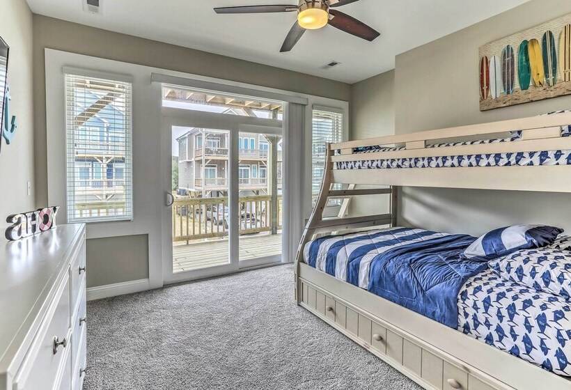 Surf City Home W/ Outdoor Shower: Walk To Beach!