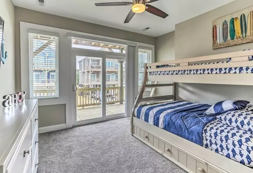 Surf City Home W/ Outdoor Shower: Walk To Beach!