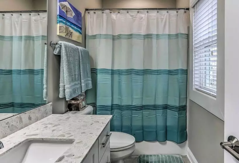 Surf City Home W/ Outdoor Shower: Walk To Beach!
