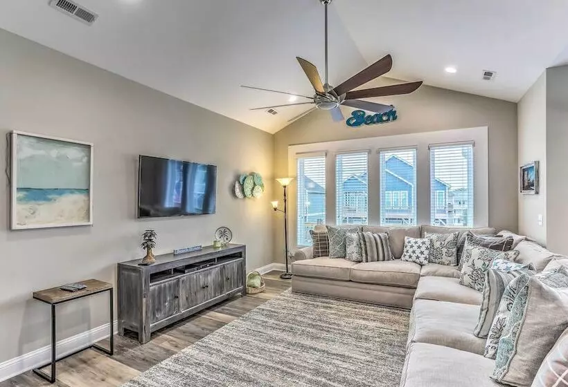 Surf City Home W/ Outdoor Shower: Walk To Beach!