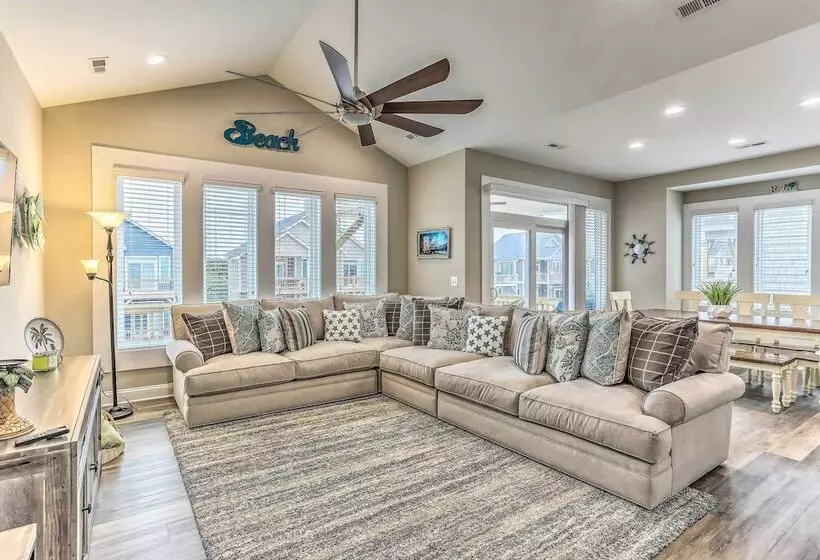 Surf City Home W/ Outdoor Shower: Walk To Beach!