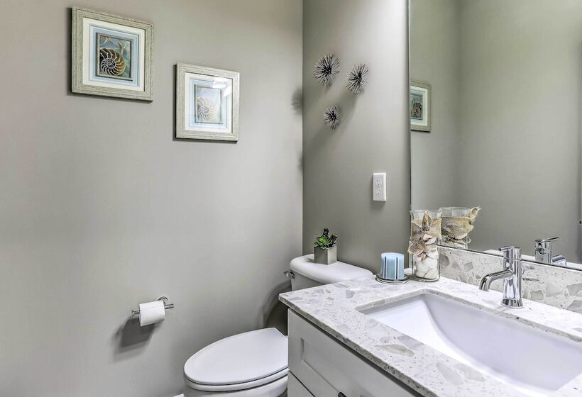 Surf City Home W/ Outdoor Shower: Walk To Beach!