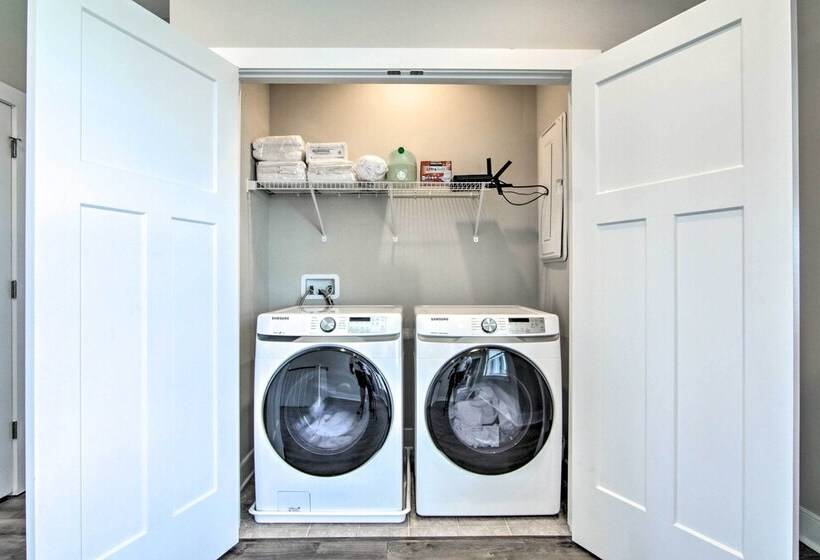 Upscale Coastal Home, 2 Mi To Bethany Beach!