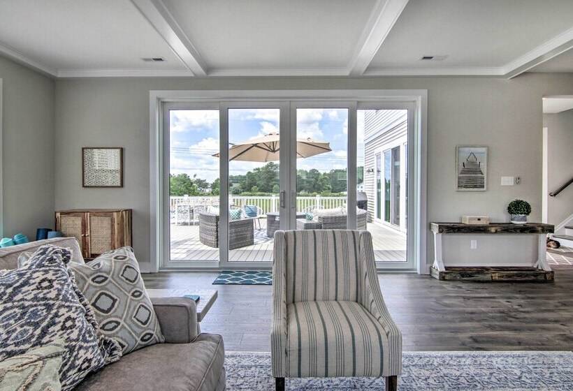 Upscale Coastal Home, 2 Mi To Bethany Beach!
