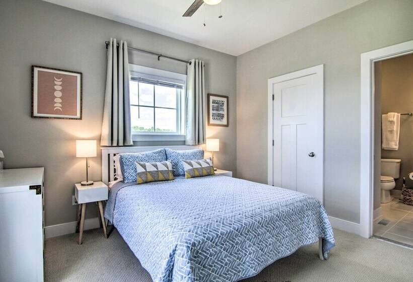 Upscale Coastal Home, 2 Mi To Bethany Beach!