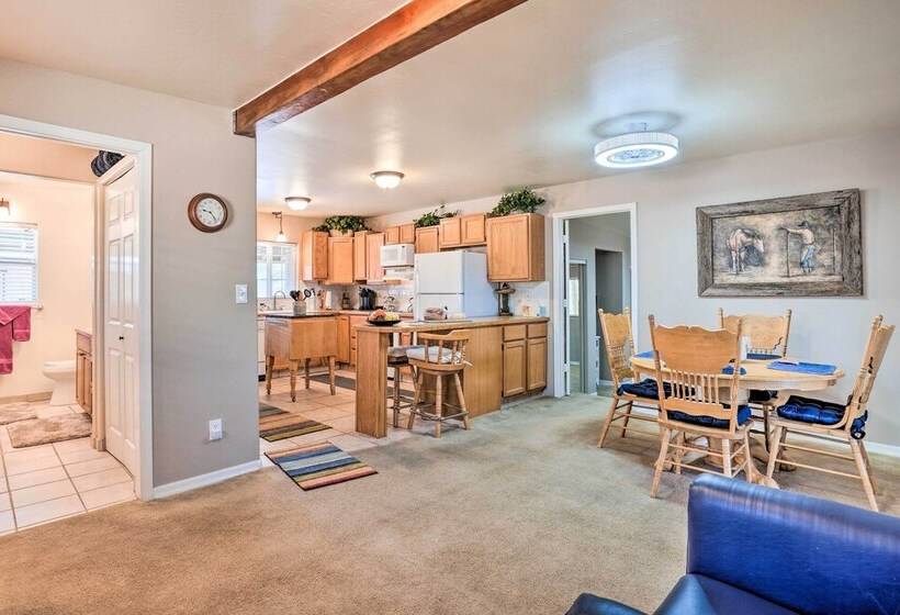 Western Style Phoenix Home: 15 Mi To Lake Pleasant