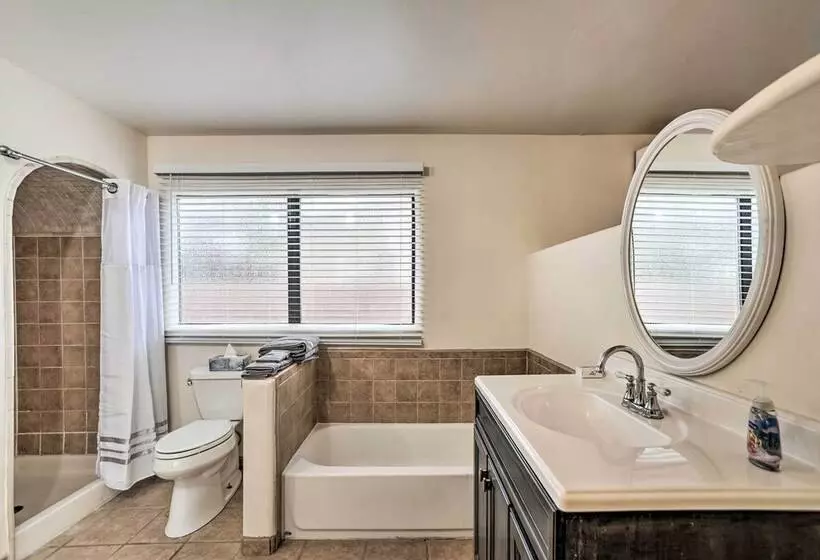 Adobe Albuquerque Home ~ 5 Mi To Old Town!