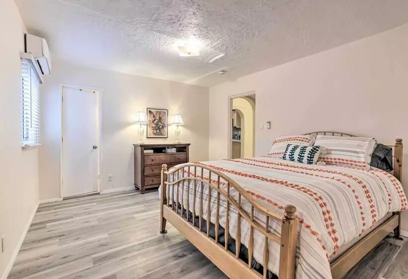 Adobe Albuquerque Home ~ 5 Mi To Old Town!