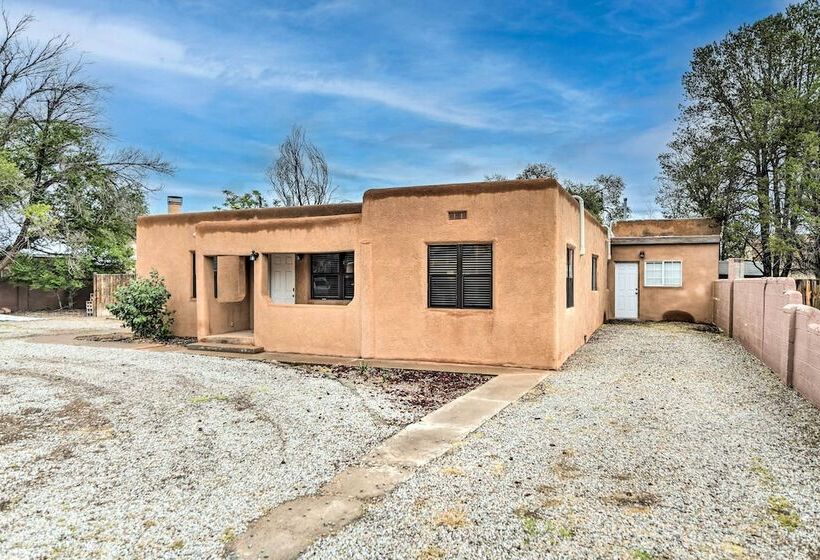 Adobe Albuquerque Home ~ 5 Mi To Old Town!