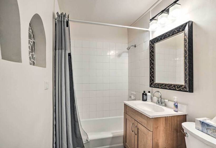 Adobe Albuquerque Home ~ 5 Mi To Old Town!