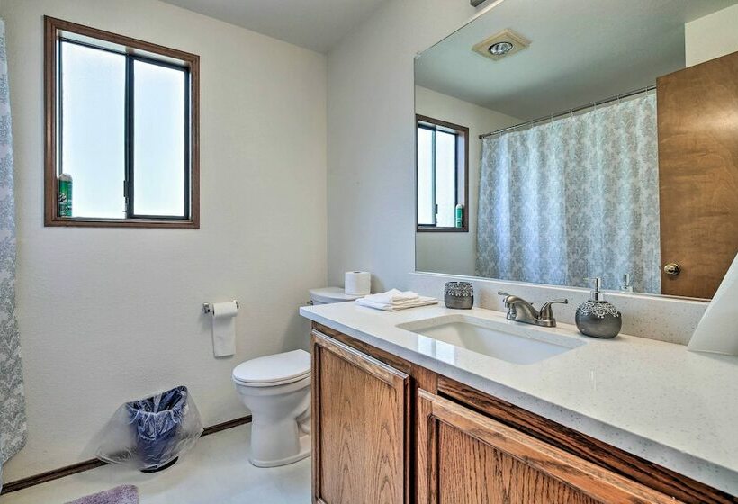 Auburn Home ~ 6 Mi To Saltwater State Park