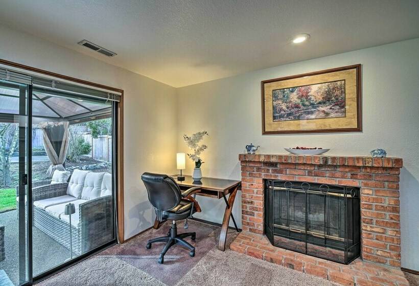 Auburn Home ~ 6 Mi To Saltwater State Park