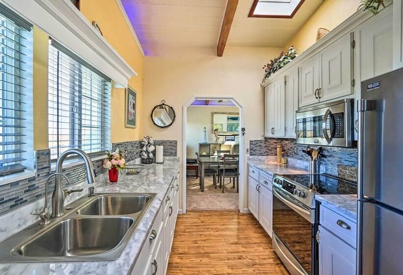 Bethel Island Retreat W/ Private Boat Slip!