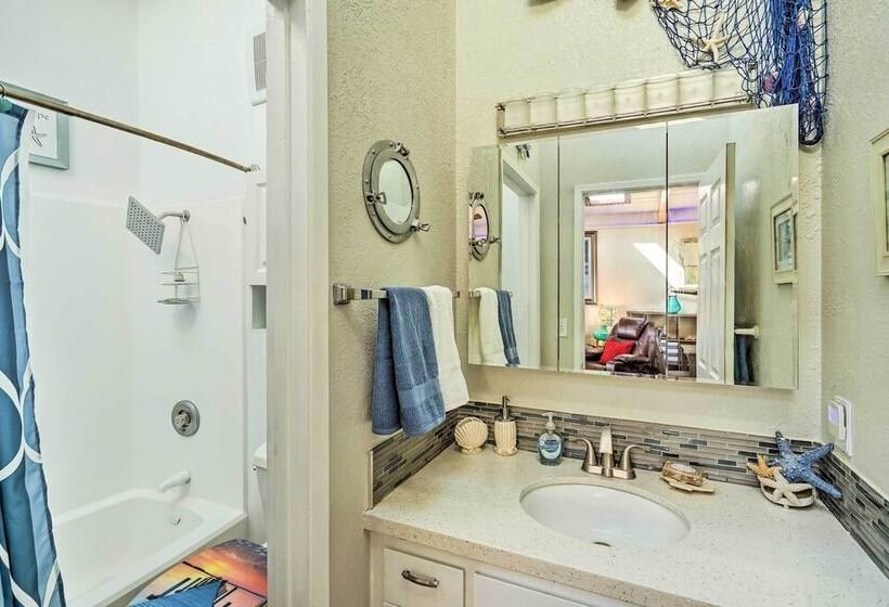 Bethel Island Retreat W/ Private Boat Slip!