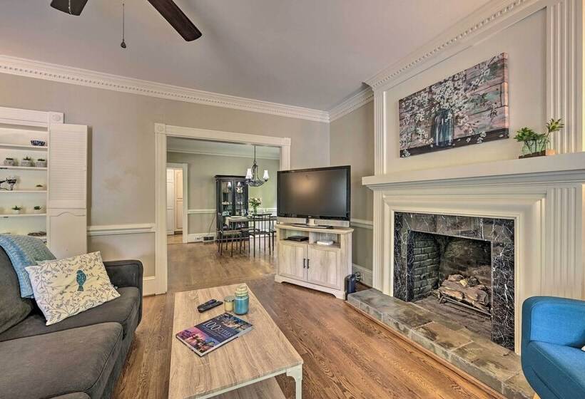 Bright Greensboro Escape ~ 1 Mi To Downtown