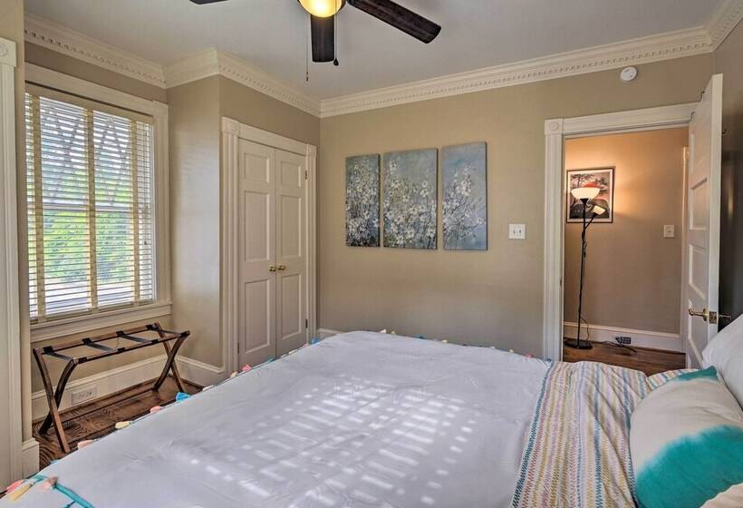 Bright Greensboro Escape ~ 1 Mi To Downtown