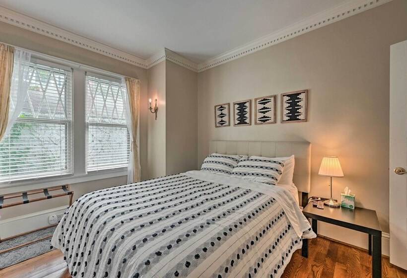 Bright Greensboro Escape ~ 1 Mi To Downtown