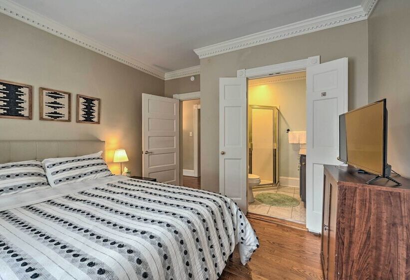 Bright Greensboro Escape ~ 1 Mi To Downtown