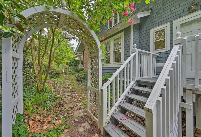 Bright Greensboro Escape ~ 1 Mi To Downtown